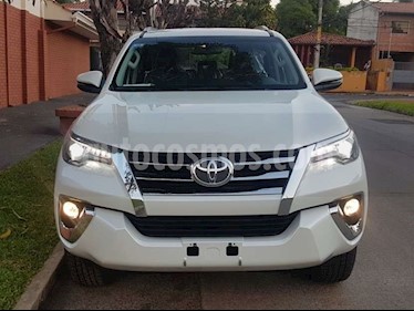 foto Toyota Fortuner 4.0L Aut 4x4 usado (2018) color Blanco Nieve precio BoF52.000.000