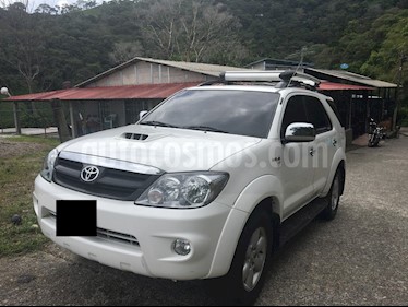 foto Toyota Fortuner Plus 3.0L Di usado (2009) color Blanco precio $40.000.000