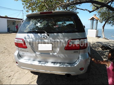 Toyota Fortuner 4.0L Aut 4x4 usado (2011) color Plata precio u$s17.000