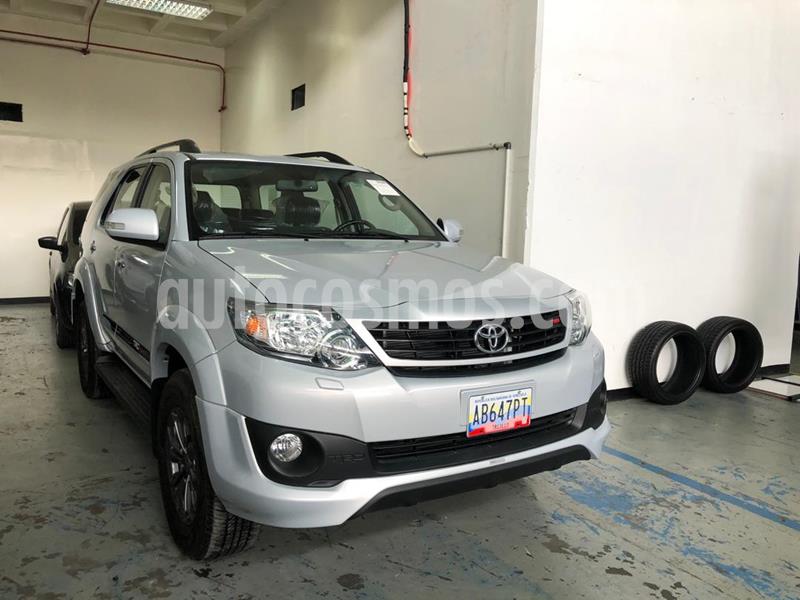 Toyota Fortuner 4.0L Aut 4x2 usado (2019) color Plata precio u$s54.000