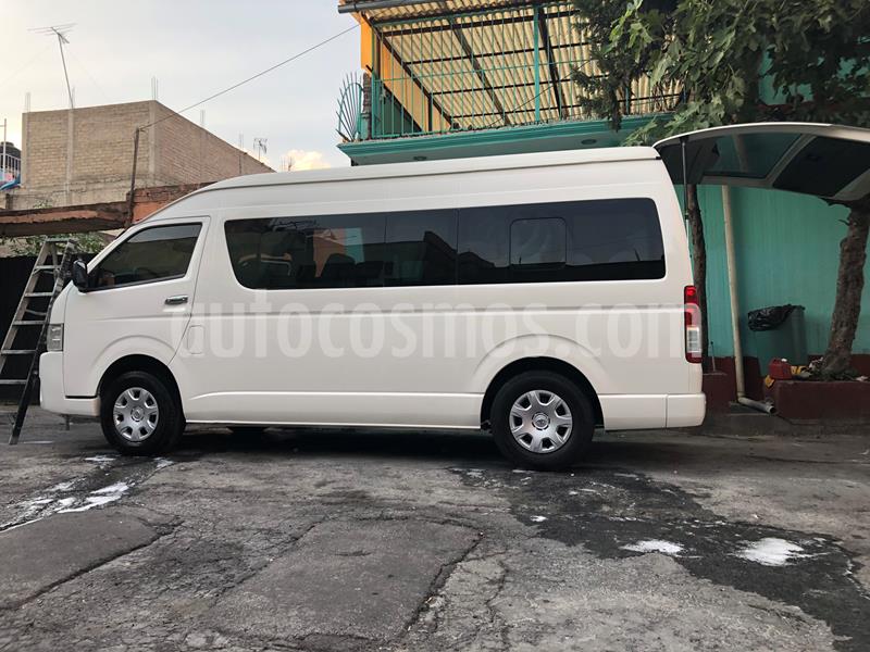 foto Toyota Hiace 2.7L Bus Commuter 15 Pas usado (2018) color Blanco precio $395,000