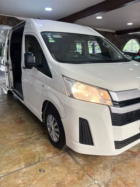 Foto Toyota Hiace 3.5L 12 Pas usado (2020) color Blanco precio $660,000