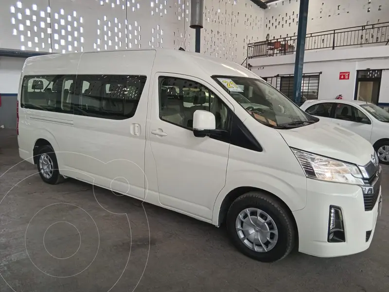 Foto Toyota Hiace 3.5L 12 Pasajeros usado (2021) color Blanco precio $668,000