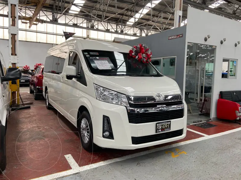 Foto Toyota Hiace 12 Pasajeros usado (2021) color Blanco financiado en mensualidades(enganche $200,000 mensualidades desde $21,000)
