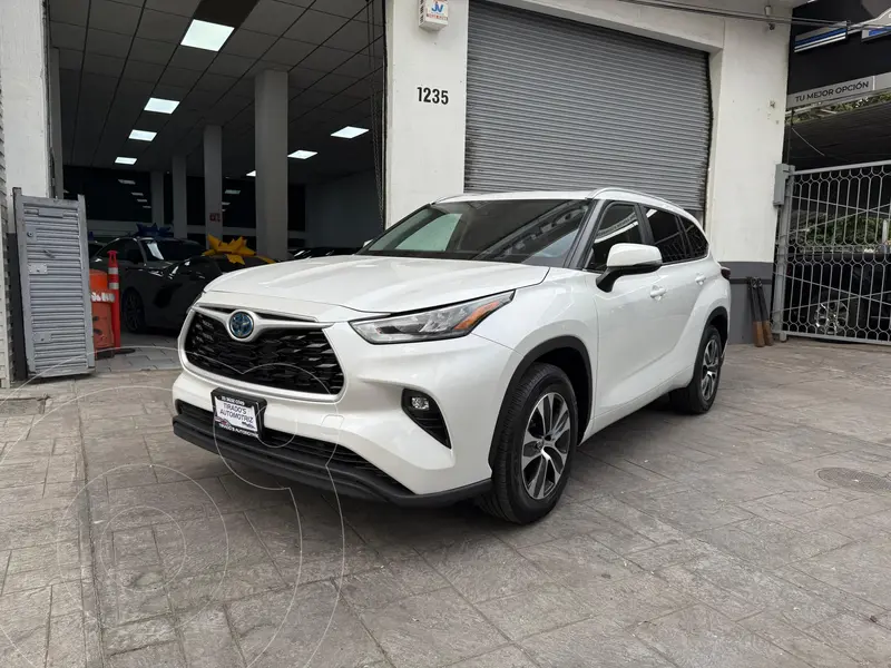 Foto Toyota Highlander HEV XLE usado (2023) color Blanco precio $789,900