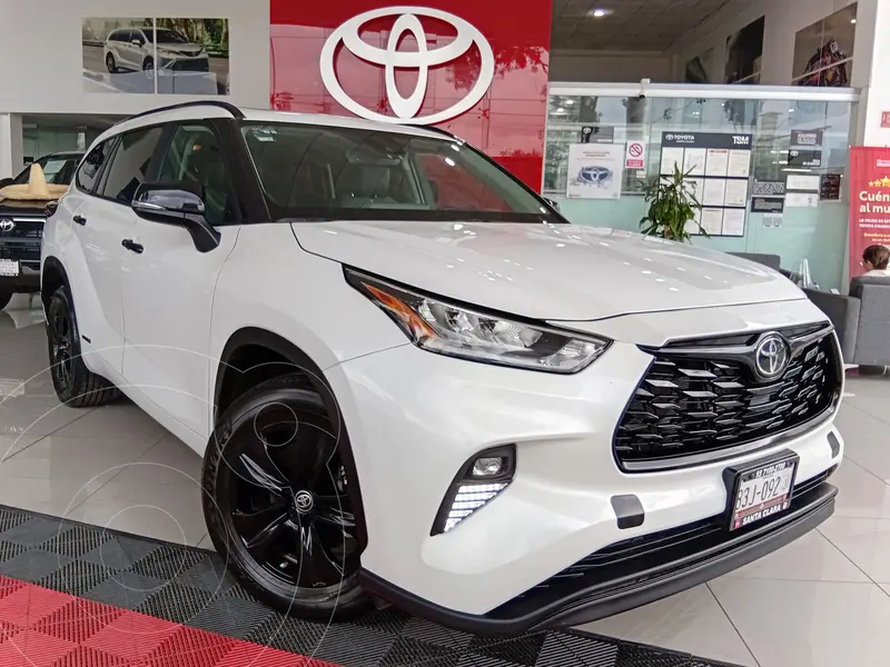 Foto Toyota Highlander HEV Nightshade usado (2025) color Blanco financiado en mensualidades(enganche $380,380 mensualidades desde $16,341)