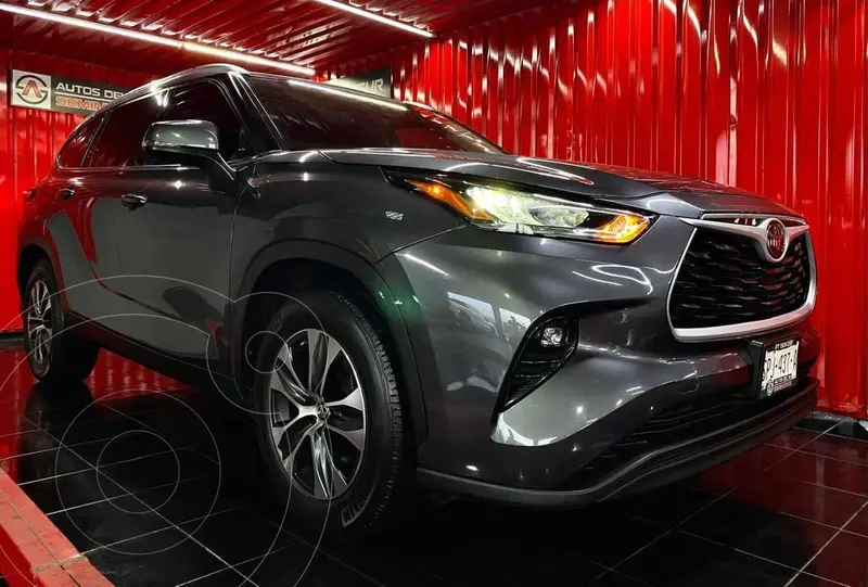 Foto Toyota Highlander XLE usado (2021) color Gris precio $619,000