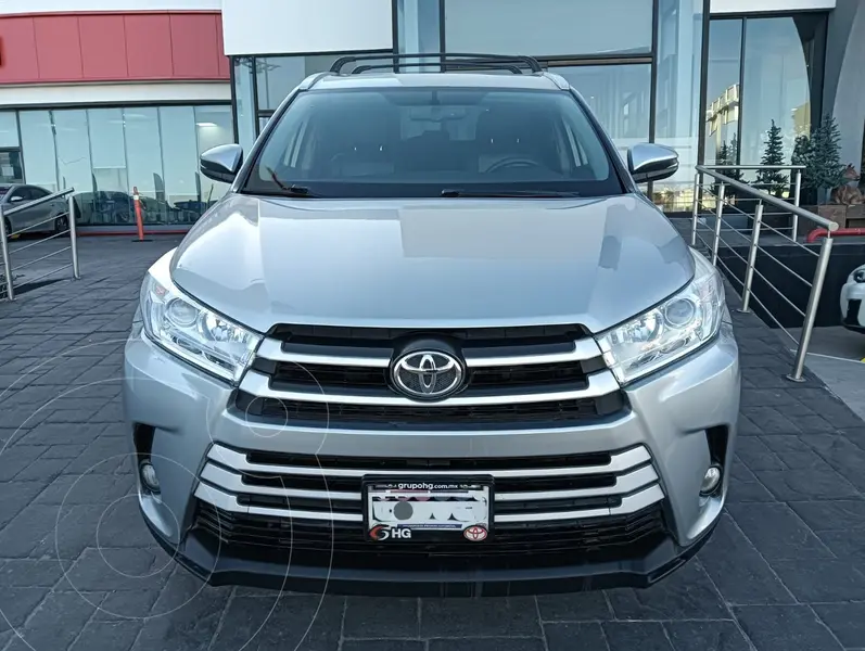Foto Toyota Highlander XLE usado (2019) color plateado precio $460,000