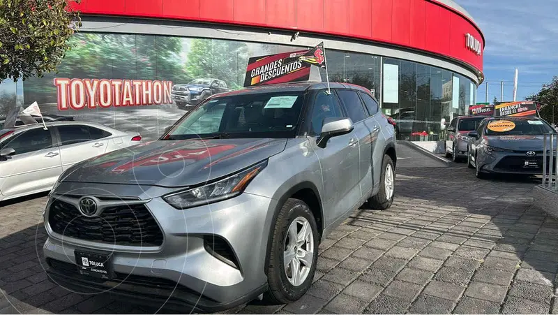 Foto Toyota Highlander LE usado (2020) color Plata financiado en mensualidades(enganche $139,481 mensualidades desde $14,843)