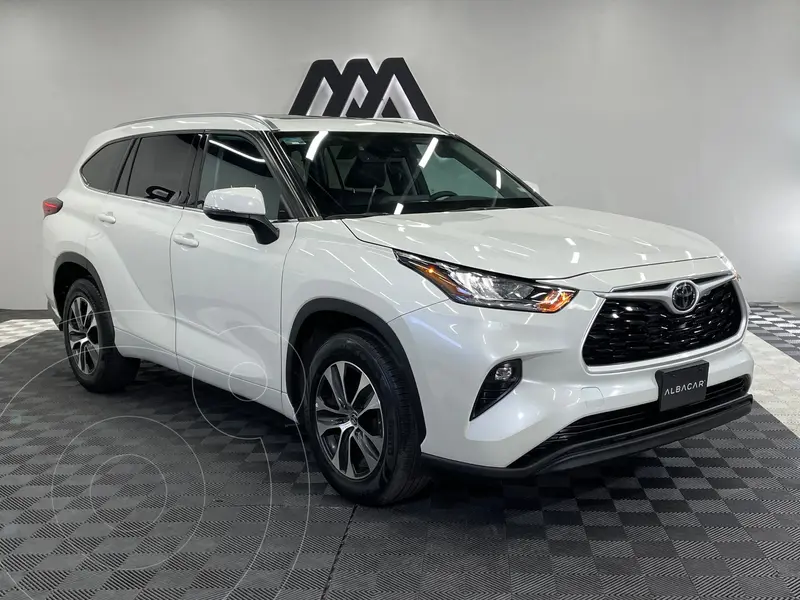 Foto Toyota Highlander XLE usado (2021) color Blanco precio $569,999