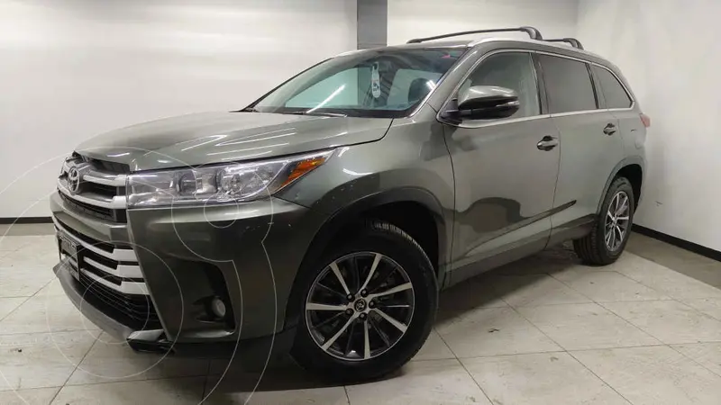 Foto Toyota Highlander XLE usado (2019) color Verde financiado en mensualidades(enganche $112,200 mensualidades desde $11,068)