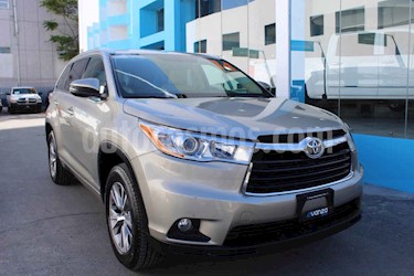 Toyota Highlander XLE usado (2014) color Dorado precio $339,000