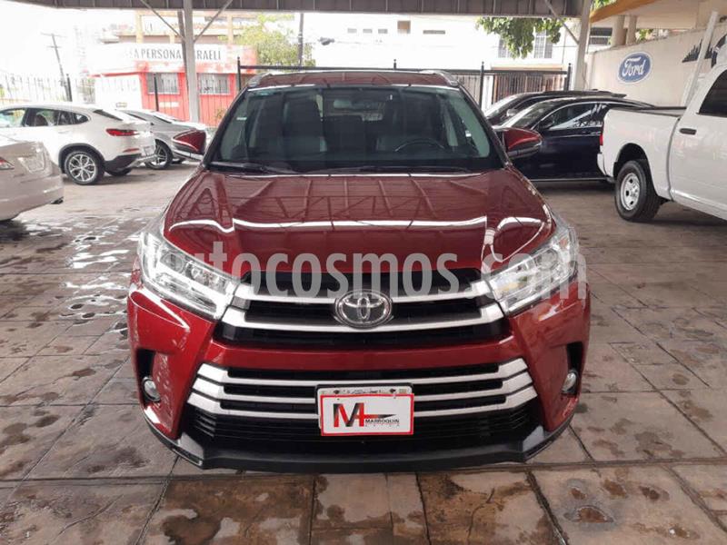 Toyota Highlander XLE usado (2017) color Vino Tinto precio $435,000