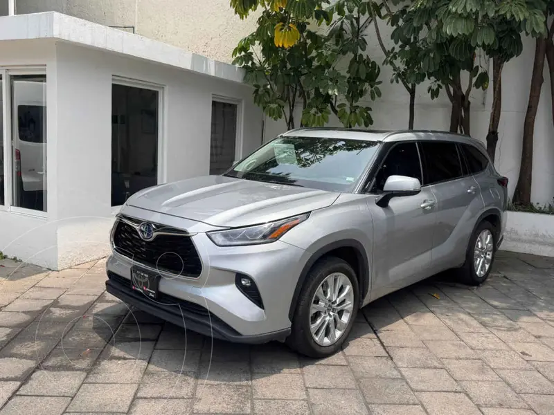 Foto Toyota Highlander Limited PR usado (2023) color Plata precio $830,000
