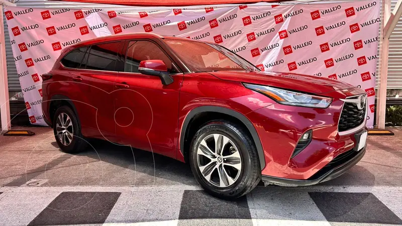 Foto Toyota Highlander XLE usado (2022) color Rojo precio $685,000