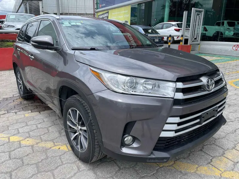 Foto Toyota Highlander XLE usado (2017) color Gris financiado en mensualidades(enganche $110,188 mensualidades desde $9,304)