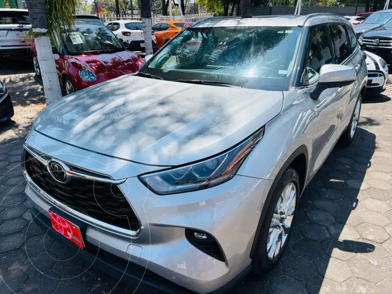 Foto Toyota Highlander Limited PR usado (2022) color Gris financiado en mensualidades(enganche $184,631 mensualidades desde $16,399)