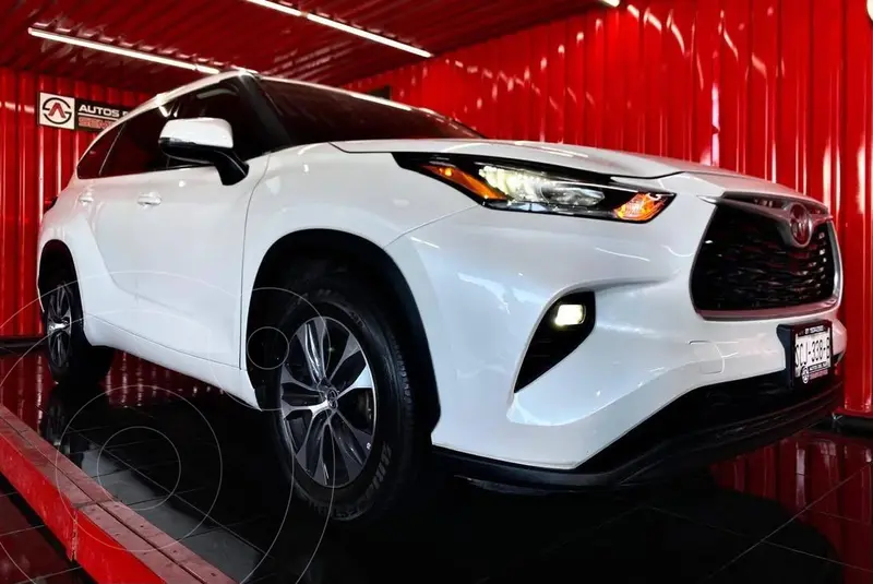 Foto Toyota Highlander XLE usado (2021) color Blanco precio $629,000