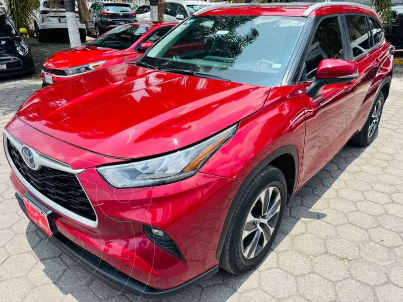 Foto Toyota Highlander XLE usado (2023) color Rojo financiado en mensualidades(enganche $224,944 mensualidades desde $19,980)