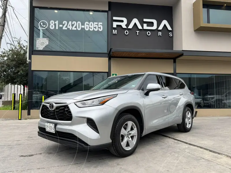 Foto Toyota Highlander LE usado (2022) color Gris precio $629,800