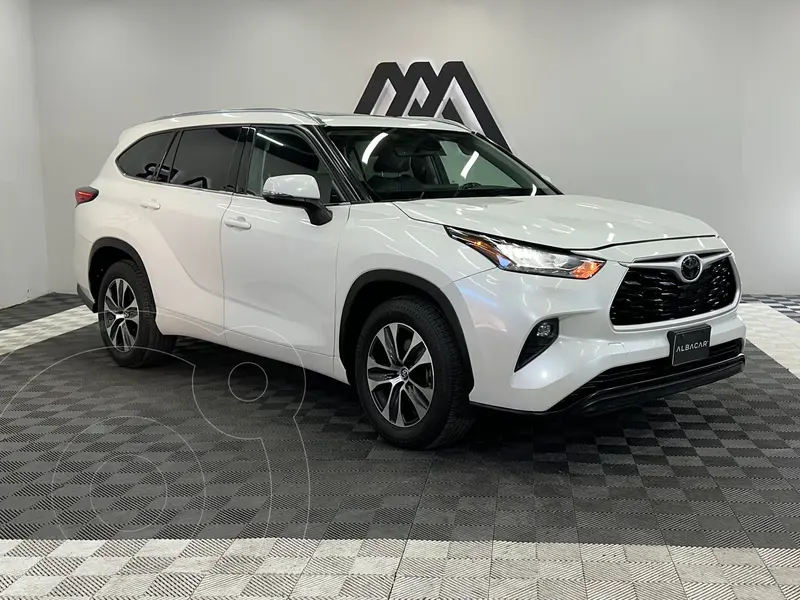 Foto Toyota Highlander XLE usado (2020) color Gris precio $519,999
