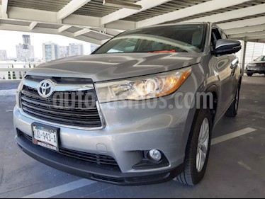 Toyota Highlander LE usado (2015) color Plata precio $305,000