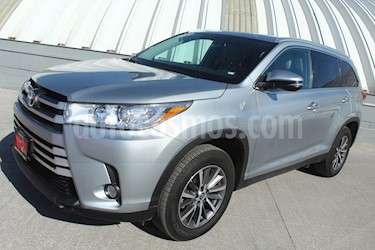 Toyota Highlander XLE usado (2019) color Plata precio $620,000