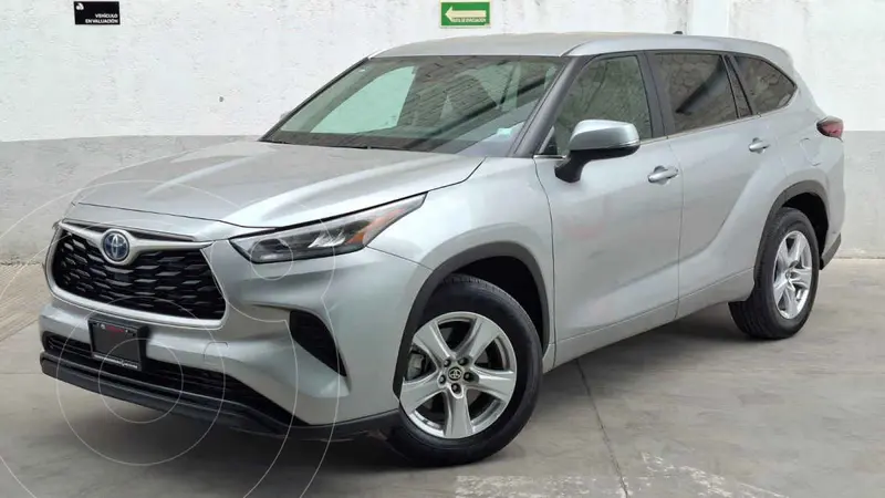 Foto Toyota Highlander LE usado (2024) color Plata precio $809,000
