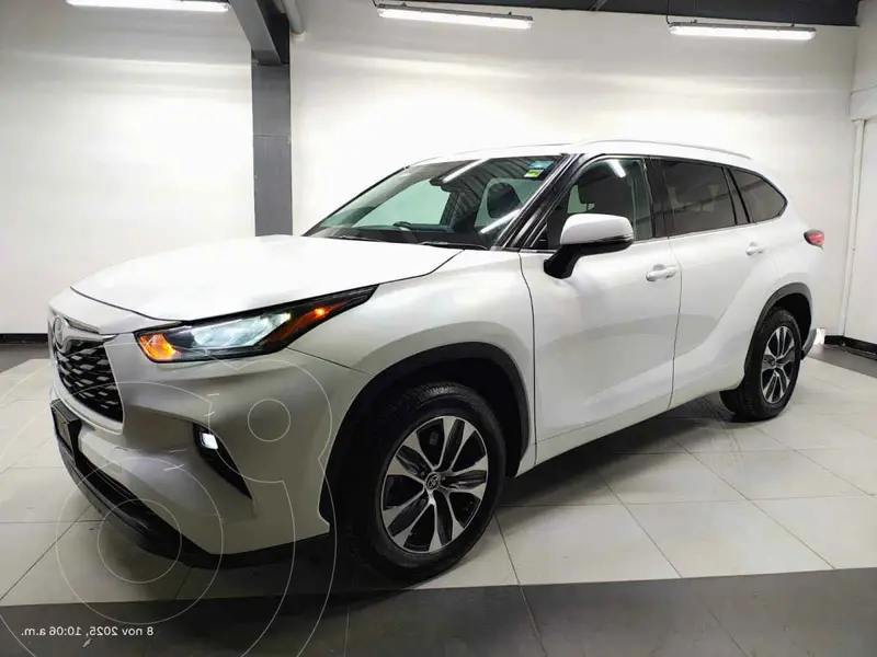 Foto Toyota Highlander Limited PR usado (2022) color Blanco financiado en mensualidades(enganche $152,900 mensualidades desde $15,083)