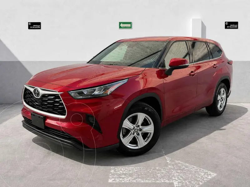 Foto Toyota Highlander LE usado (2021) color Rojo financiado en mensualidades(enganche $117,700 mensualidades desde $11,611)