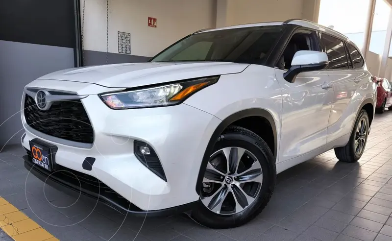 Foto Toyota Highlander XLE usado (2021) color Blanco financiado en mensualidades(enganche $168,950 mensualidades desde $12,920)