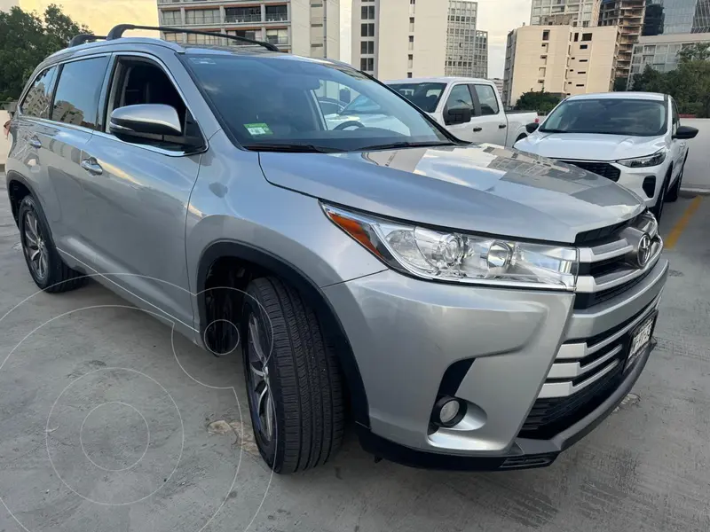 Foto Toyota Highlander XLE usado (2018) color Plata precio $498,000