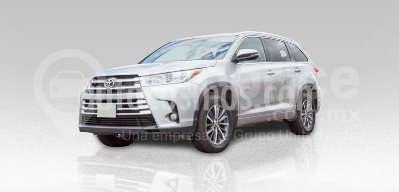 Toyota Highlander XLE usado (2018) color Plata Dorado precio $460,000