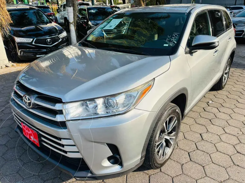 Foto Toyota Highlander LE usado (2019) color Plata financiado en mensualidades(enganche $117,444 mensualidades desde $10,432)