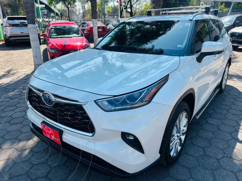 Foto Toyota Highlander Limited PR usado (2023) color Blanco financiado en mensualidades(enganche $227,631 mensualidades desde $20,219)