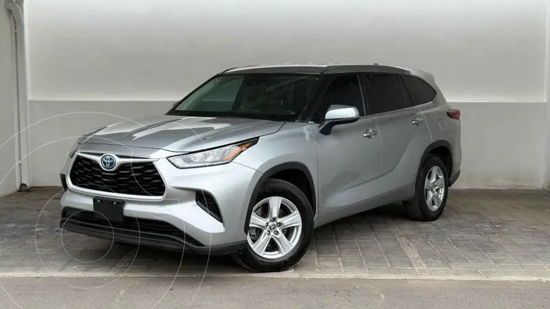 Foto Toyota Highlander LE usado (2023) color Plata precio $720,000