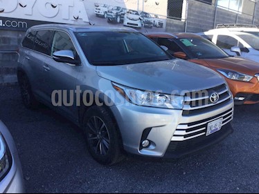 foto Toyota Highlander 5p XLE V6/3.5 Aut usado (2018) color Plata precio $530,000