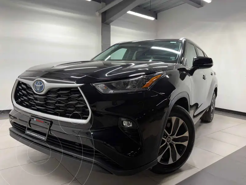 Foto Toyota Highlander XLE usado (2023) color Negro precio $715,000