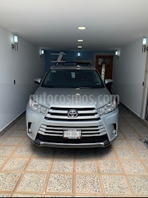 foto Toyota Highlander XLE usado (2018) color Gris Metálico precio $545,000