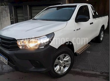 foto Toyota Hilux 2.4 4x2 DX TDi SC usado (2016) color Blanco precio $810.000