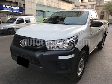 foto Toyota Hilux 2.4 4x2 SC usado (2016) color Blanco precio $920.000