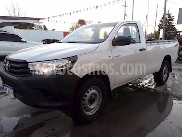 foto Toyota Hilux 2.4 4x4 DX TDi SC usado (2017) color Blanco precio $938.000