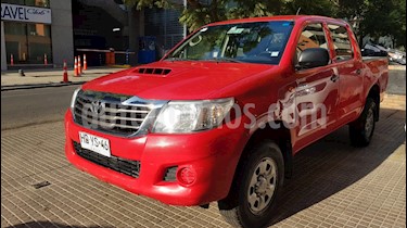 foto Toyota Hilux 2.5 4X2 Cabina Doble DLX usado (2015) color Rojo precio $8.000.000