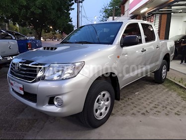 foto Toyota Hilux 2.5 4x2 DX Pack DC usado (2012) color Gris Claro precio $1.111.111