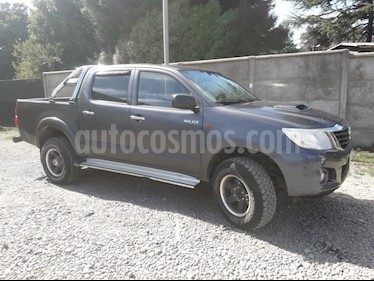 Toyota Hilux 2.5 4X4 Cabina Doble DX usado (2014) color Gris precio $12.500.000