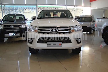 foto Toyota Hilux 2.7 4x2 SRV DC usado (2017) color Blanco precio $850.000