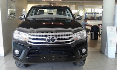 foto Toyota Hilux 2.8 4x2 SRV Pack TDi DC usado (2017) color Negro precio $1.100.000