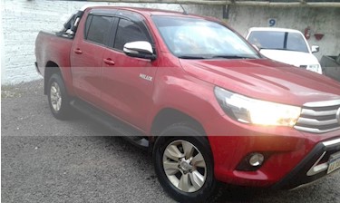 foto Toyota Hilux 2.8 4x2 SRV TDi DC usado (2016) precio $110.000