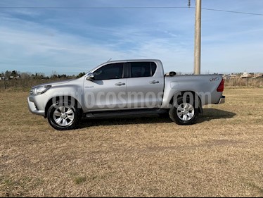 foto Toyota Hilux 2.8 4x4 SRV TDi DC Aut usado (2016) color Plata Metálico precio u$s25.000