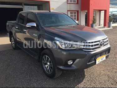 foto Toyota Hilux 2.8 4x4 SRX TDi DC usado (2017) color Gris Oscuro precio $1.550.000